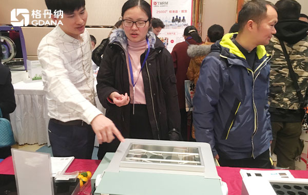 现场用户与格丹纳工程师进行多层次交流