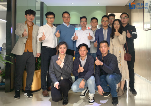 格丹纳与西江仪器合照留念